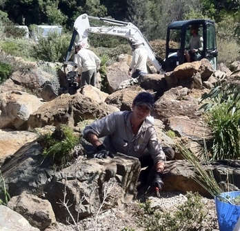 Gardens' staff work on Alpine display